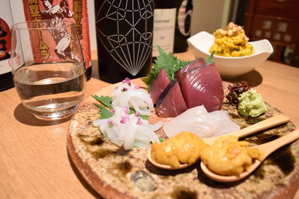 メイン画像: 「料理×日本酒」で夜を楽しむ