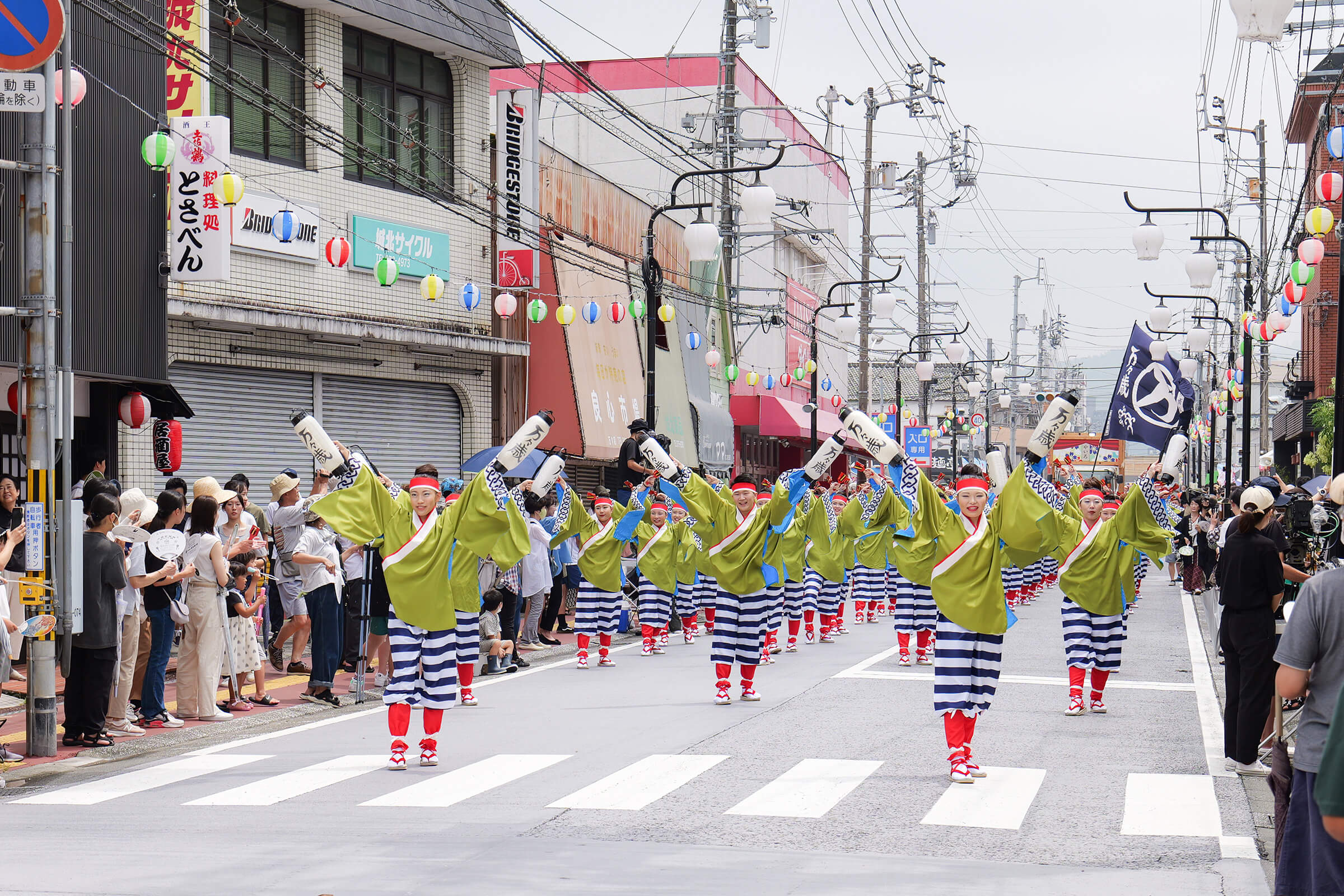 よさこい祭り 万々競演場