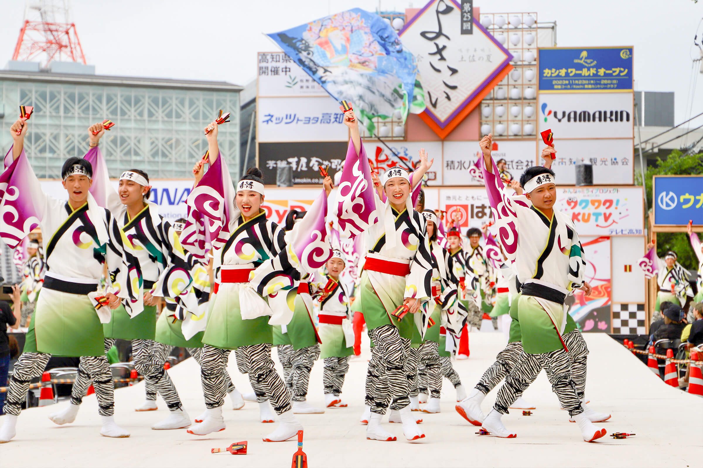 よさこい祭り 高知城演舞場