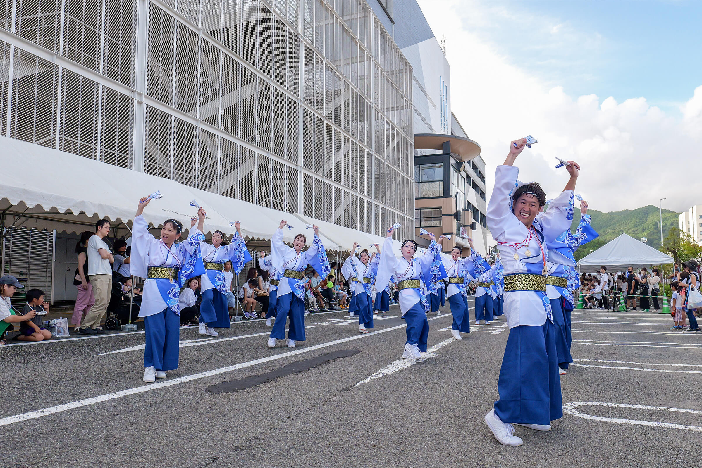 よさこい祭り 秦演舞場